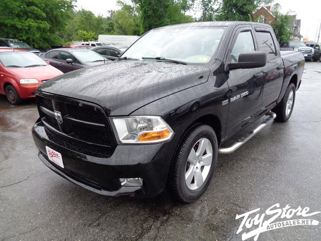 2012 Dodge 1500 4WD Crew Cab 140.5" Express
